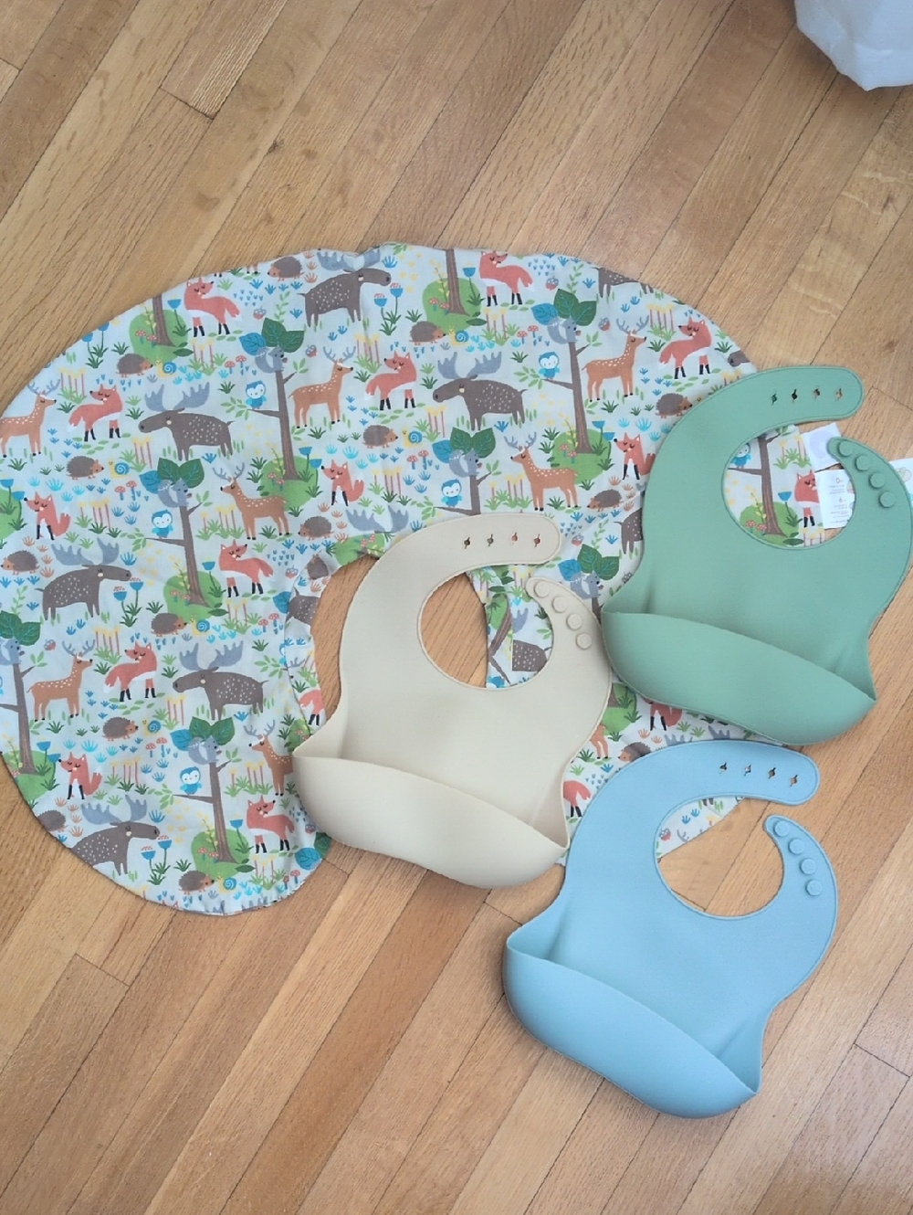 Boppy Forest animals nursing pillow Cover Only Plus!! Set of 3 Waterproof Bibs.